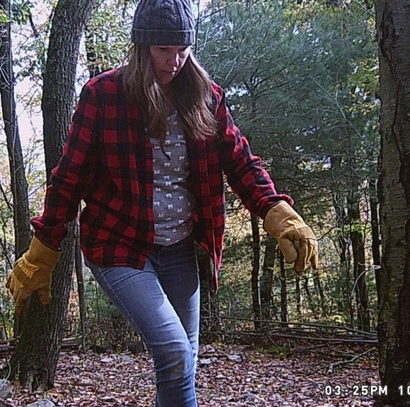 Meet your Posher, Beth - Picture 2 of 2